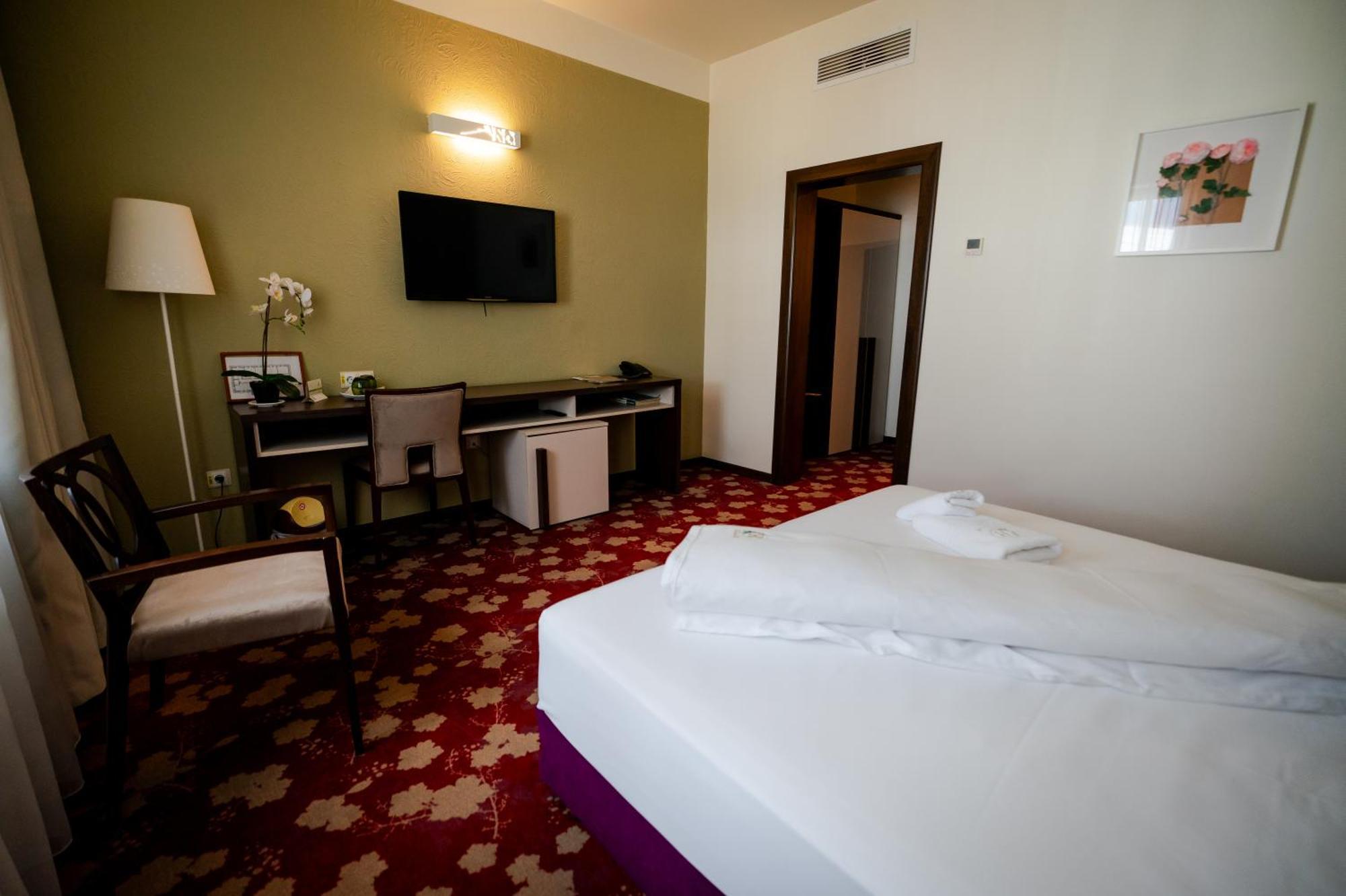 Hotel Relax Craiova Eksteriør billede